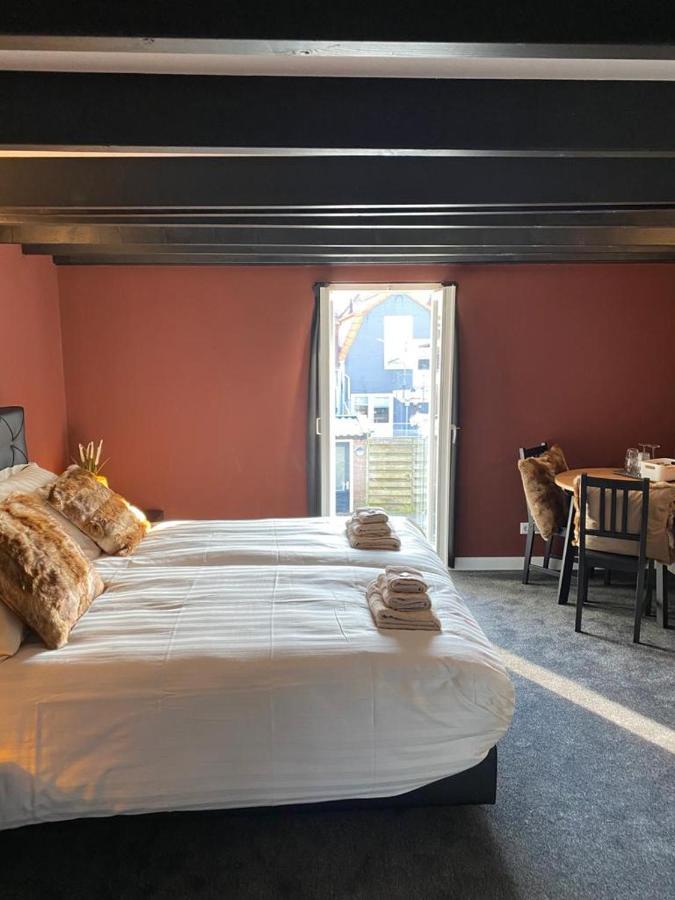B&B With Or Without De Schuur Zierikzee Exterior photo