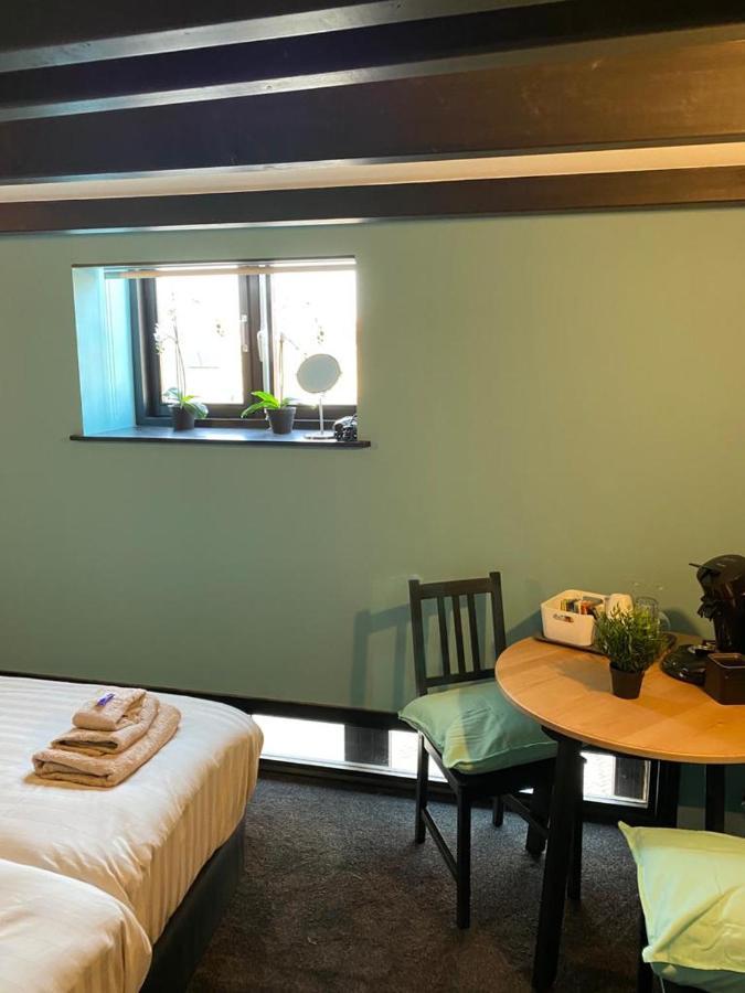 B&B With Or Without De Schuur Zierikzee Exterior photo