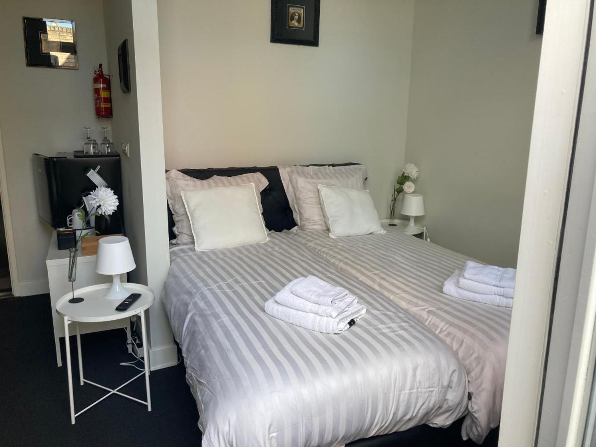 B&B With Or Without De Schuur Zierikzee Exterior photo