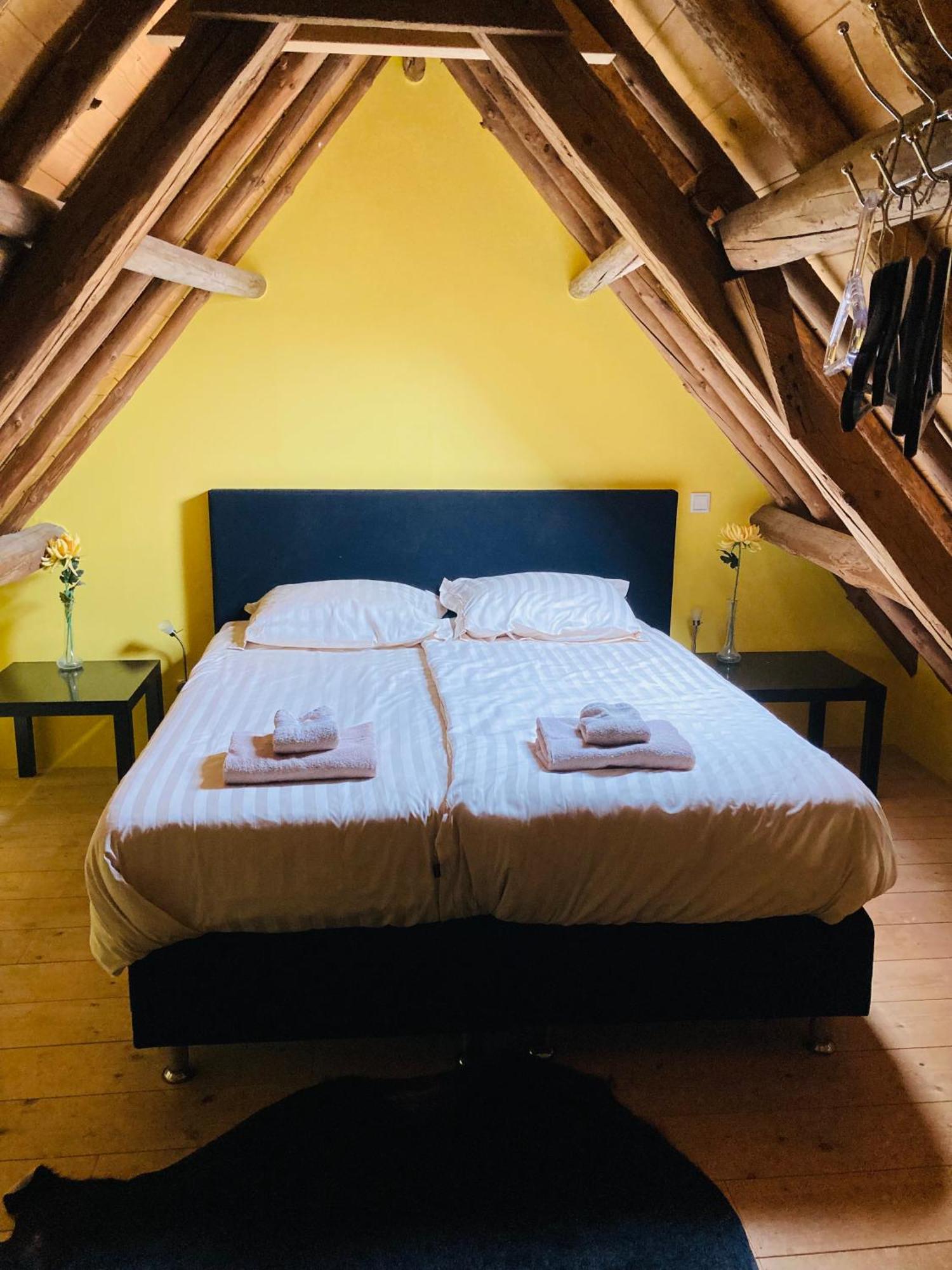 B&B With Or Without De Schuur Zierikzee Exterior photo